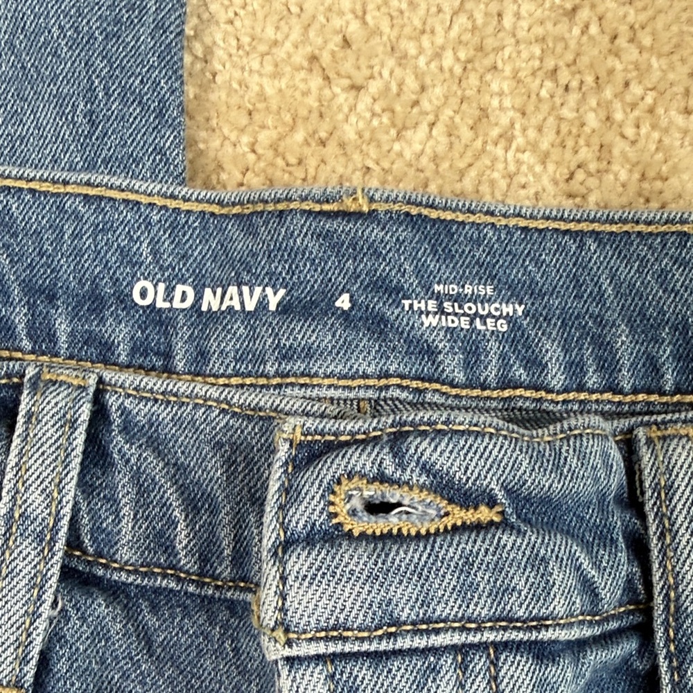 Old Navy Women 's Sloughy Wide Leg Jeans - Picture 2 of 5